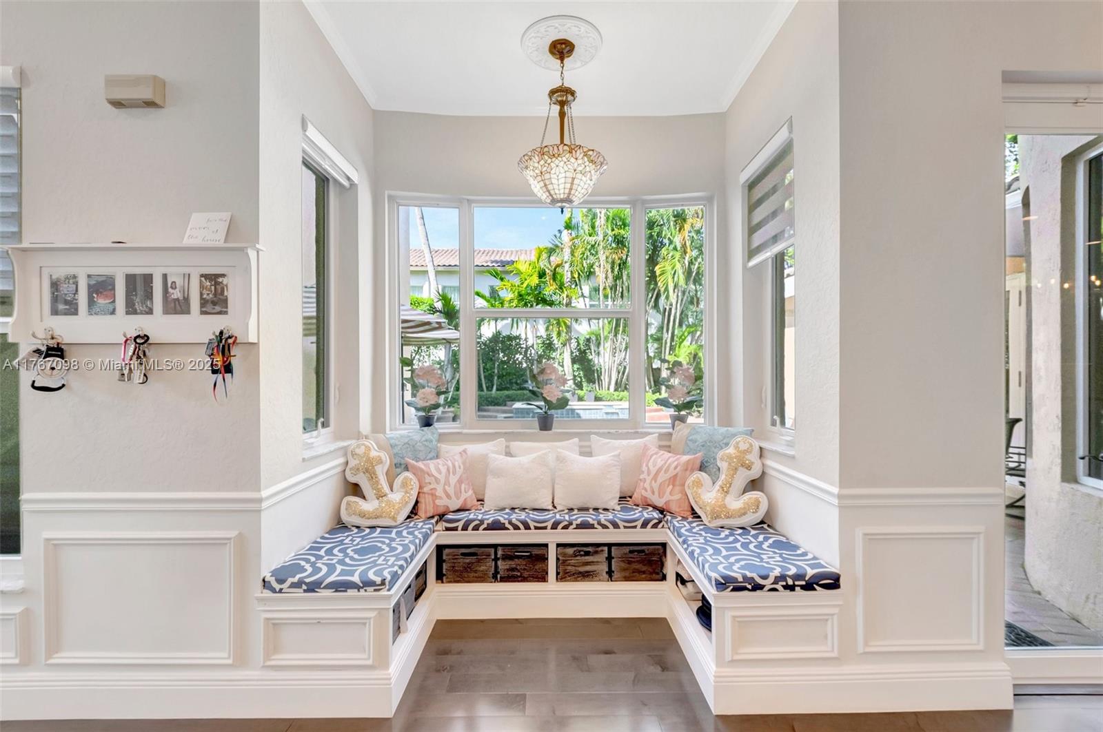 ROYAL PALM FOREST - Residential