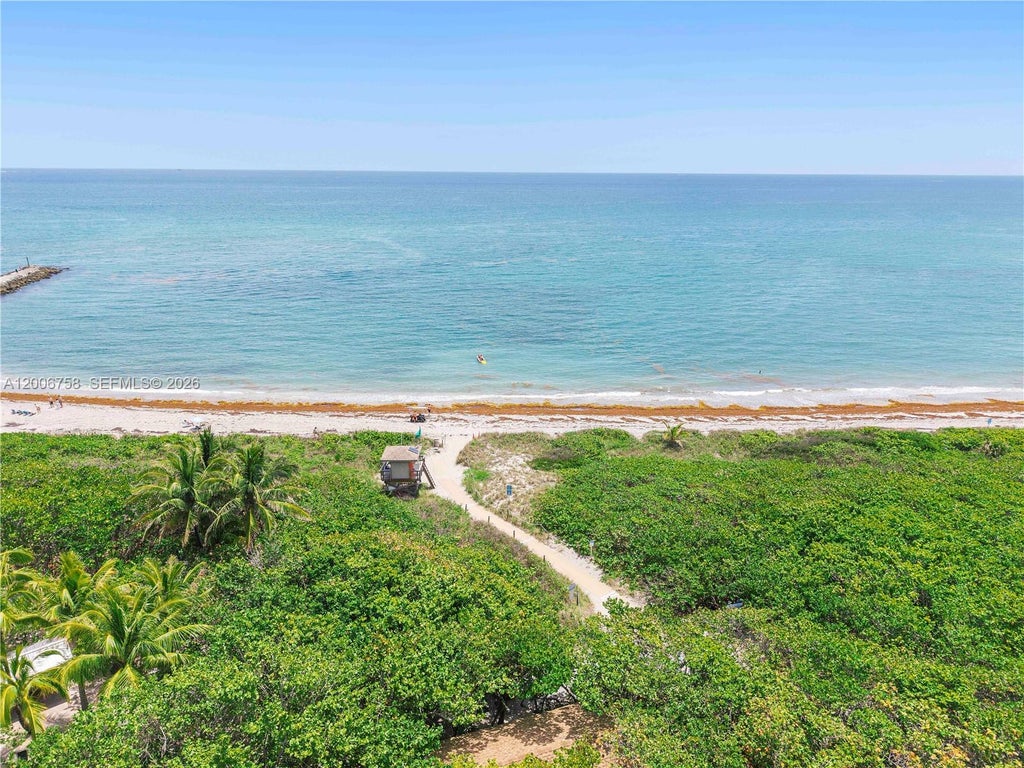 Photo of 950 De Soto Rd #3C, Boca Raton, FL 33432 (MLS # A12006758)