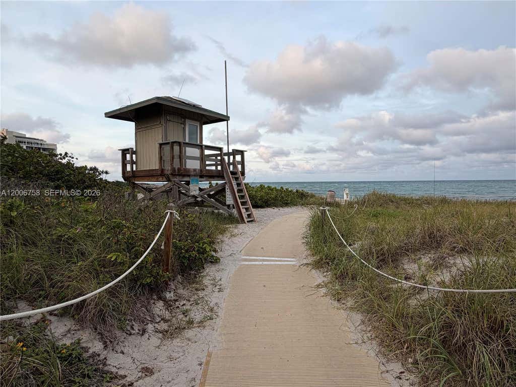 Photo of 950 De Soto Rd #3C, Boca Raton, FL 33432 (MLS # A12006758)