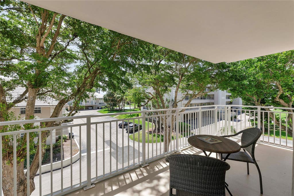 Photo of 950 De Soto Rd #3C, Boca Raton, FL 33432 (MLS # A12006758)
