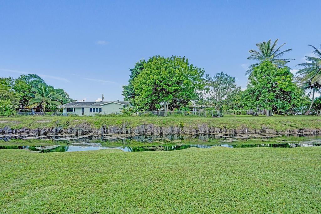 APPLE CREEK - Residential Lease