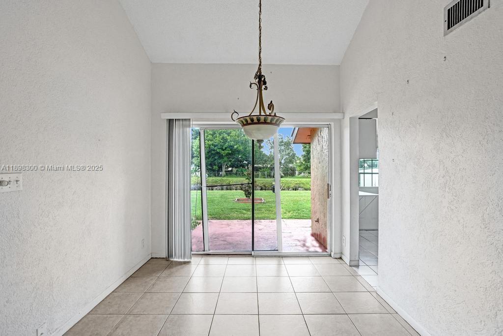 APPLE CREEK - Residential Lease