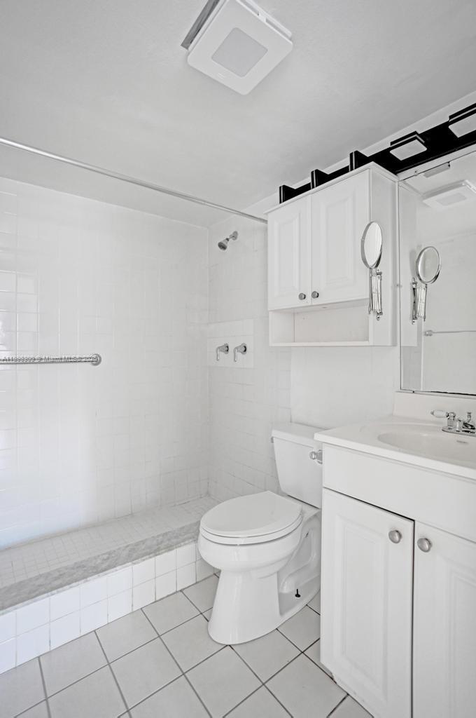 APPLE CREEK - Residential Lease