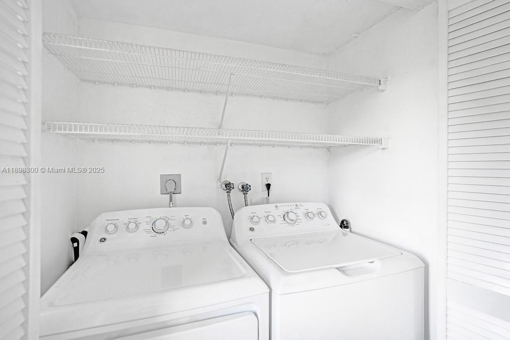 APPLE CREEK - Residential Lease