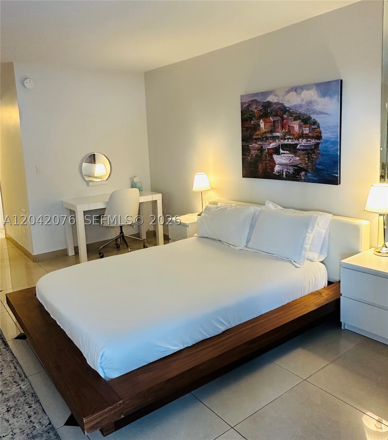 2301 Collins Ave 420