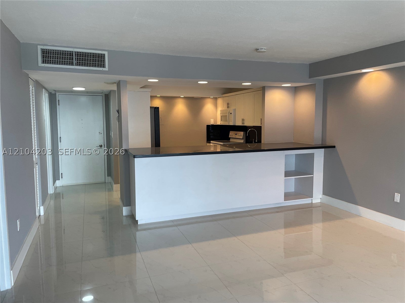 5701 Collins Ave 911