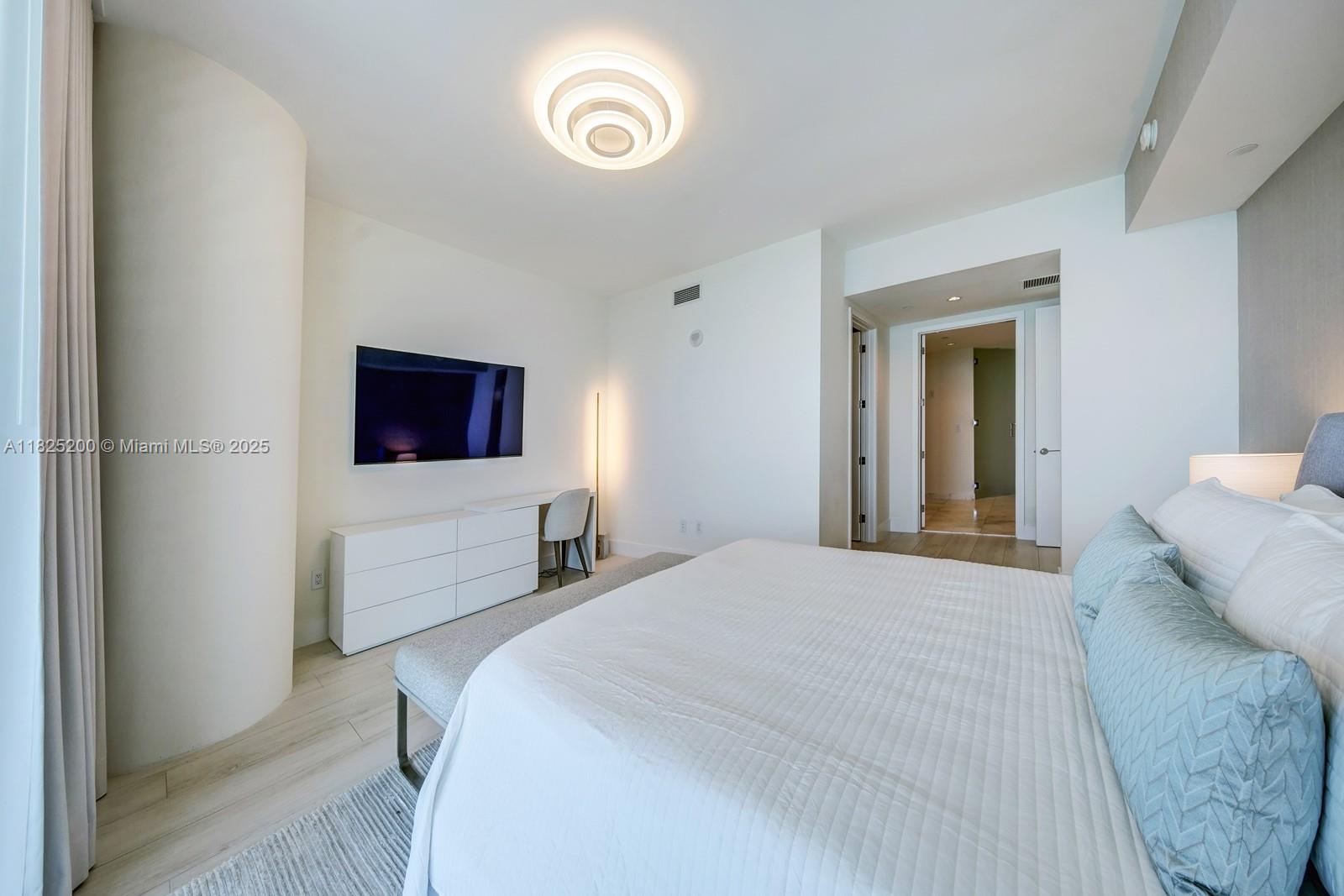 OCEANA BAL HARBOUR CONDO - Residential Lease