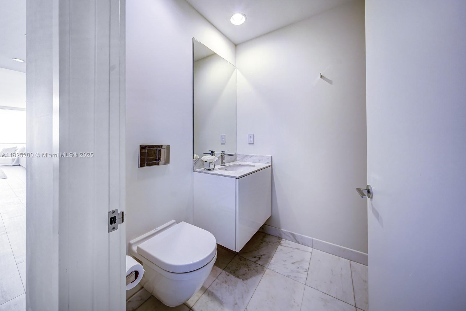 OCEANA BAL HARBOUR CONDO - Residential Lease