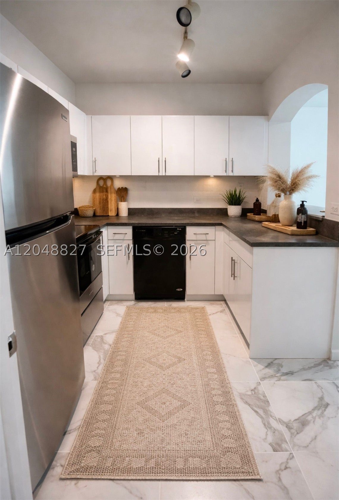 9172 Collins Ave 214
