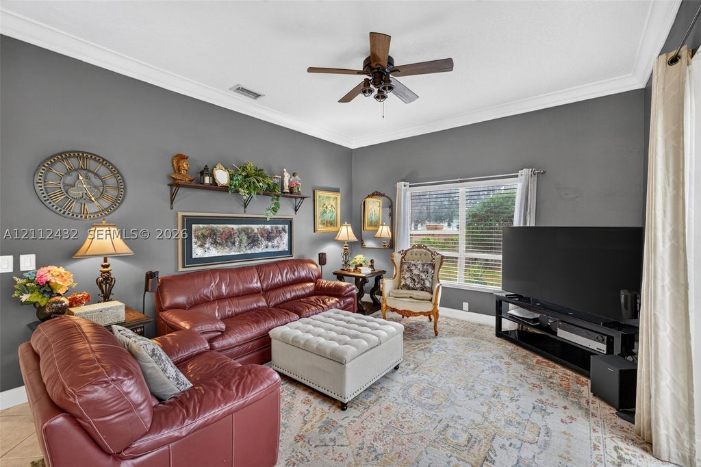 Photo of 10545 NW 11th Ct, Plantation, FL 33322 (MLS # A12112432)