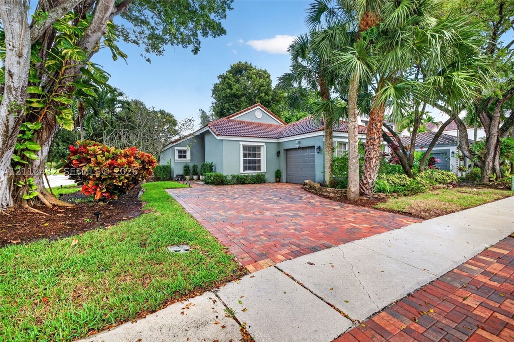 Photo of 10545 NW 11th Ct, Plantation, FL 33322 (MLS # A12112432)