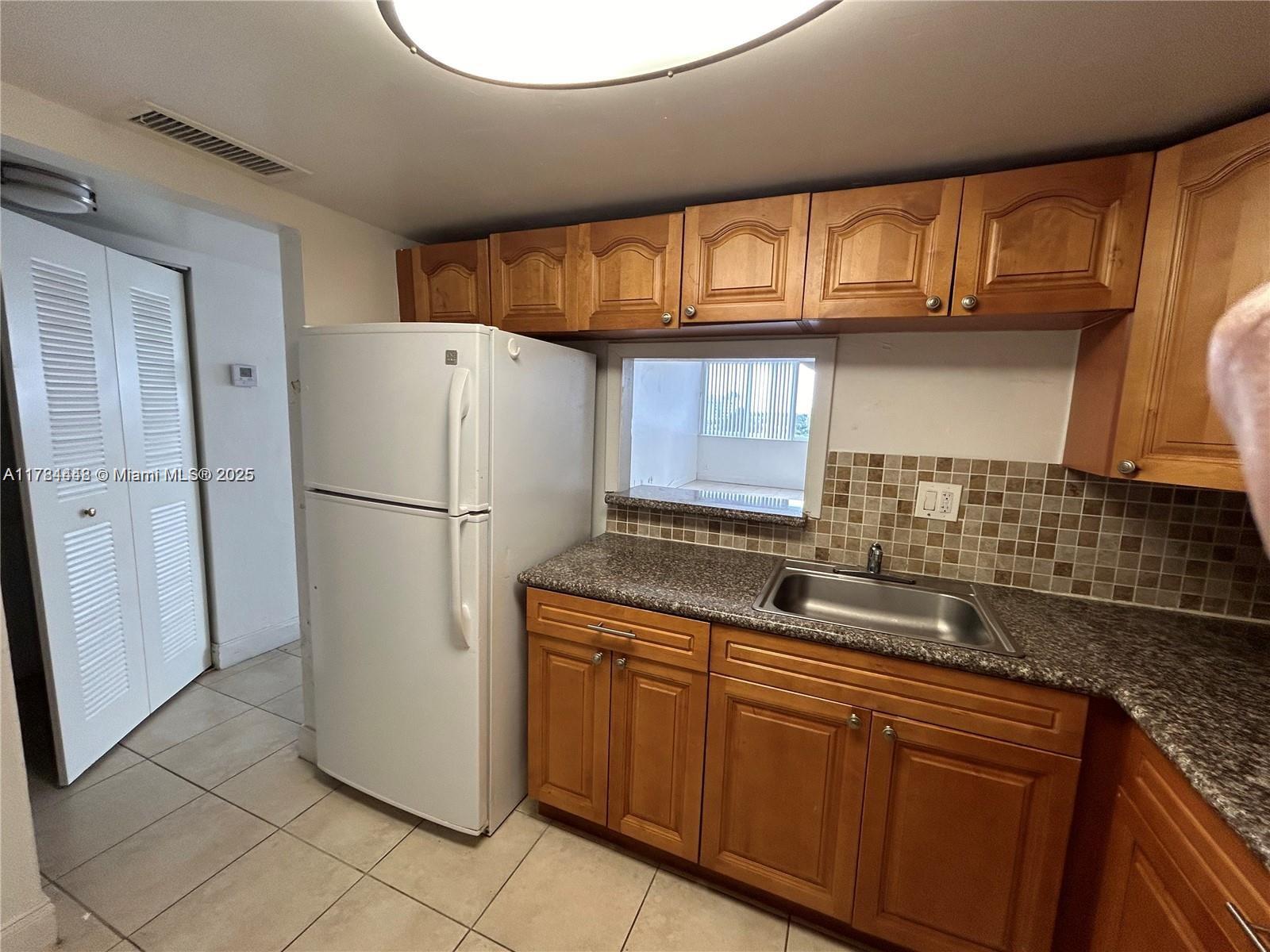 9001 SW 77th Ave C805