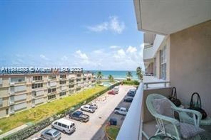 ENJOY BEAUTIFUL OCEAN VIEWS FROM YOUR BALCONY IN THIS 1 BED 1.15 BATH AT THE HEMISPHERES.CARPETING WILL BE REPLACE FROM LIVING- DINING ROOM AND BEDROOM. OWNER IS INSTALLING A NICE LAMINATED FLOORING.
FULLY FURNISHED AND EQUIPPED. RENT INCLUDES WATER, A/C, ELECTRICITY, CABLE AND WI-FI.
GREAT AMENITIES, POOLS, GYM, TENNIS COURT, BEACH SERVICE, 2 RESTAURANTS, MINI MART, 24 HOUR SECURITY. TENANT TO PAY $1500 DEPOSIT TO ASSOCIATION, $1500 DEPOSIT TO OWNER, $150 SCREENING FEE, $200 EXIT CLEANING FEE. UNIT AVAILABLE AS OF DECEMBER 1ST, 2024.