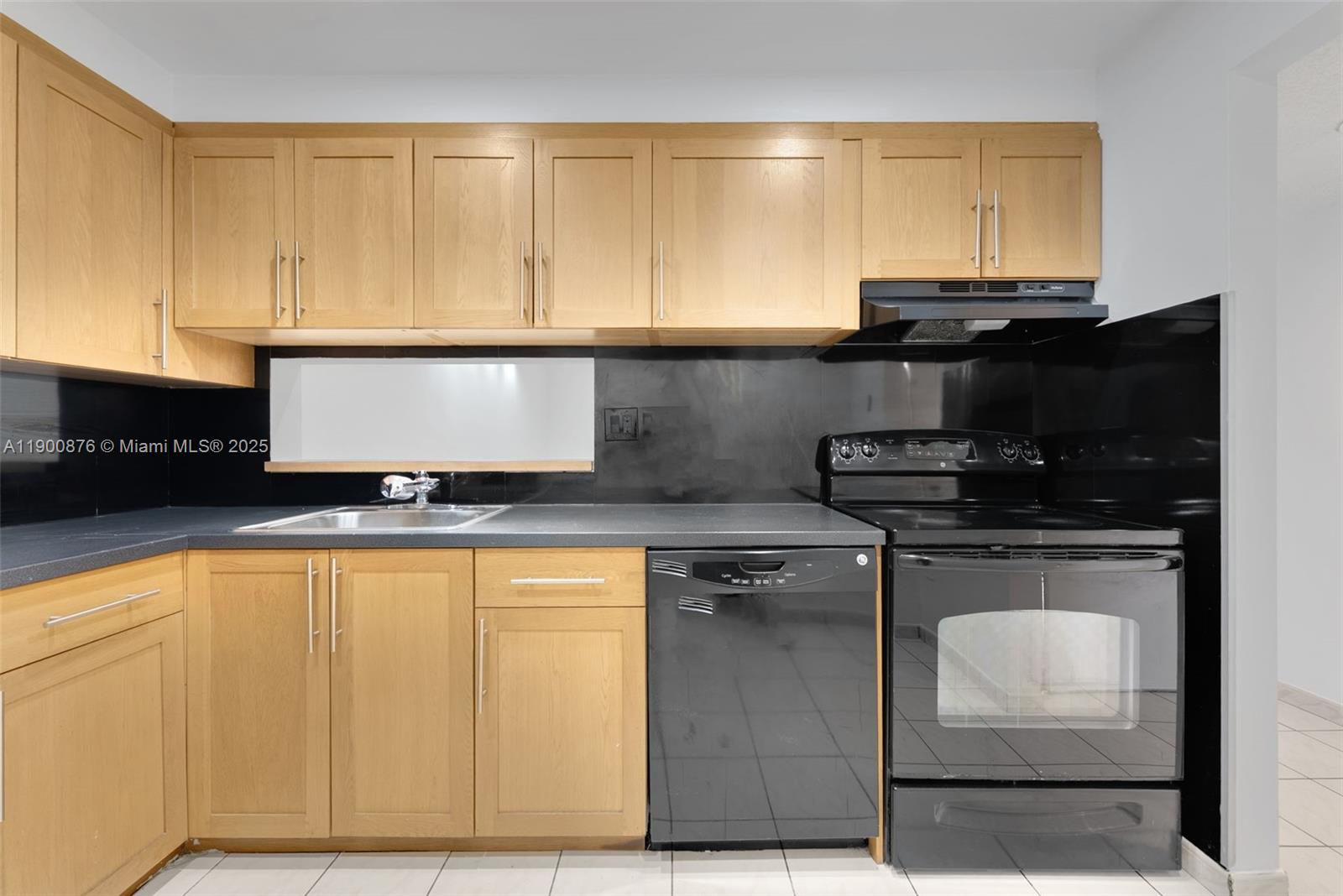 HORIZONS WEST CONDO #2 - Residential