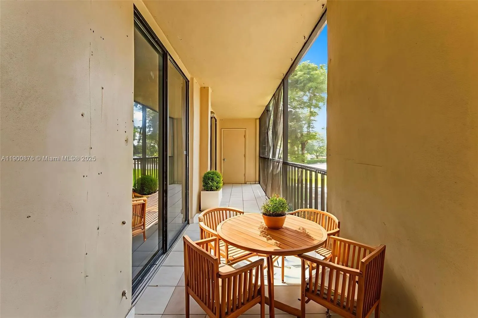 Miami, Florida 33183, United States, 2 Bedrooms Bedrooms, ,2 BathroomsBathrooms,Residential,Active,231891