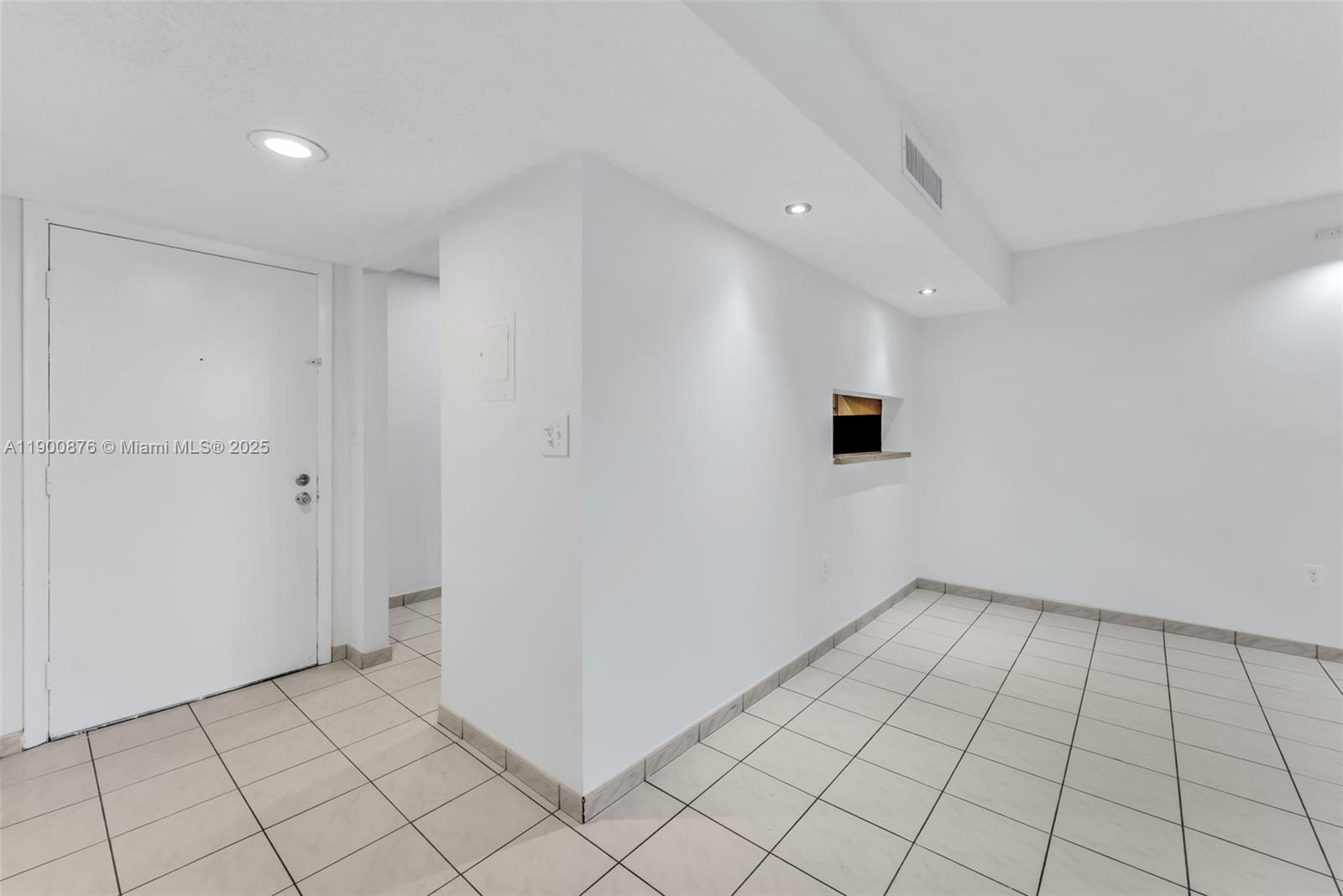 HORIZONS WEST CONDO #2 - Residential