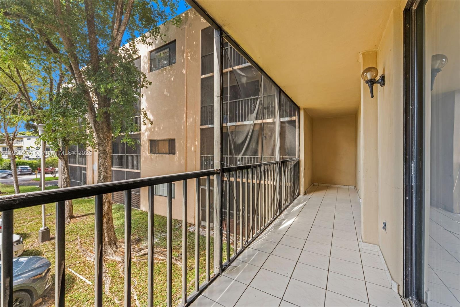 HORIZONS WEST CONDO #2 - Residential