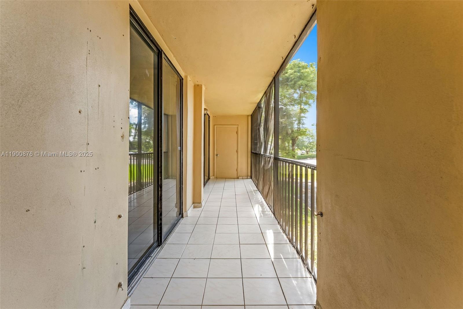 HORIZONS WEST CONDO #2 - Residential