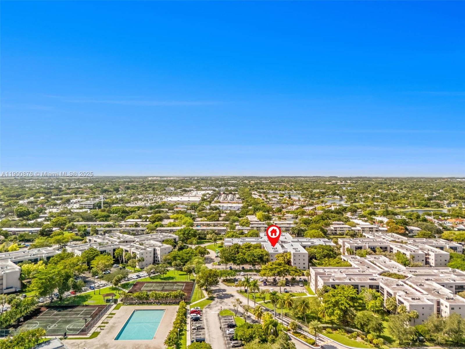 HORIZONS WEST CONDO #2 - Residential