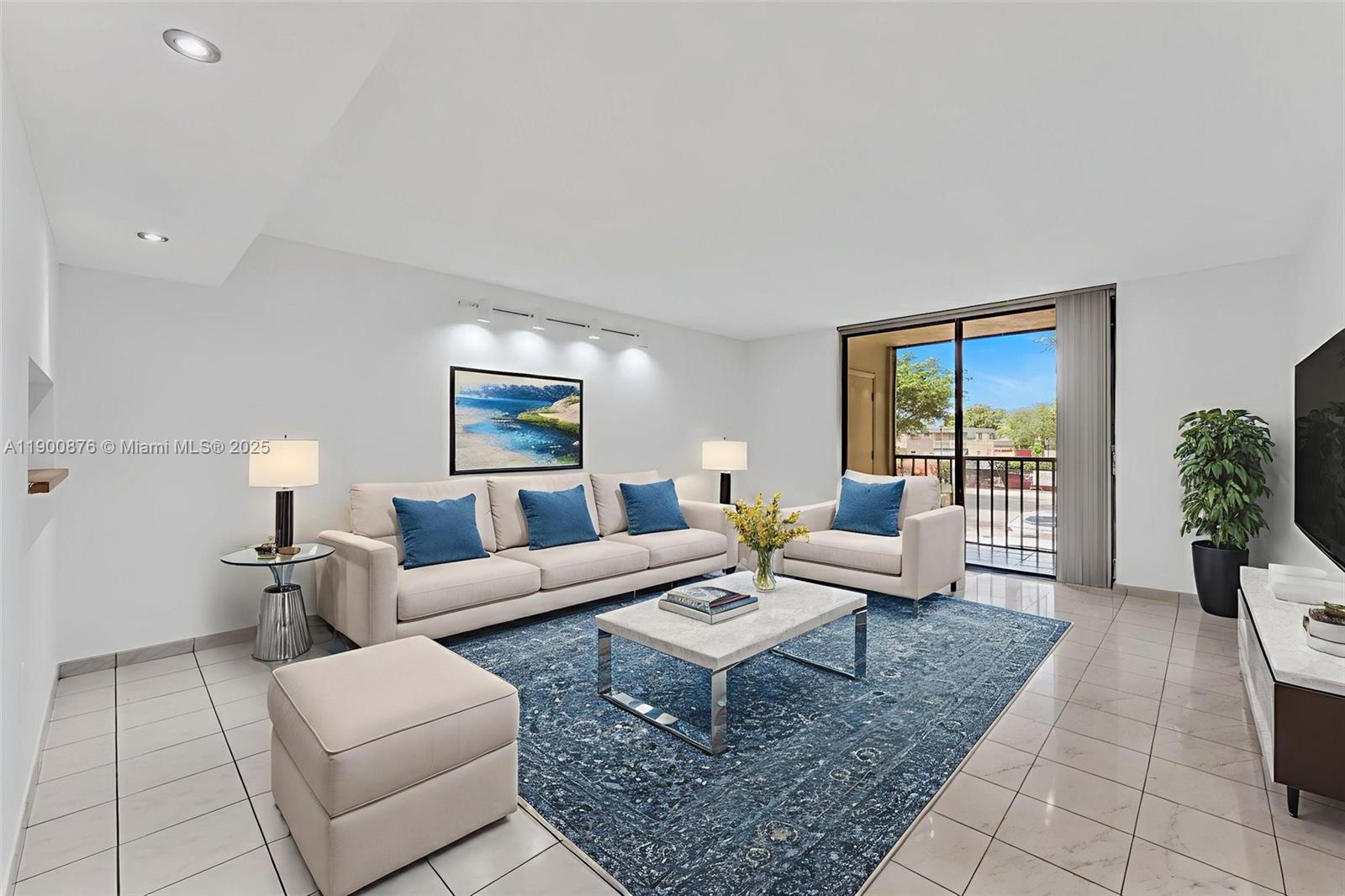 HORIZONS WEST CONDO #2 - Residential