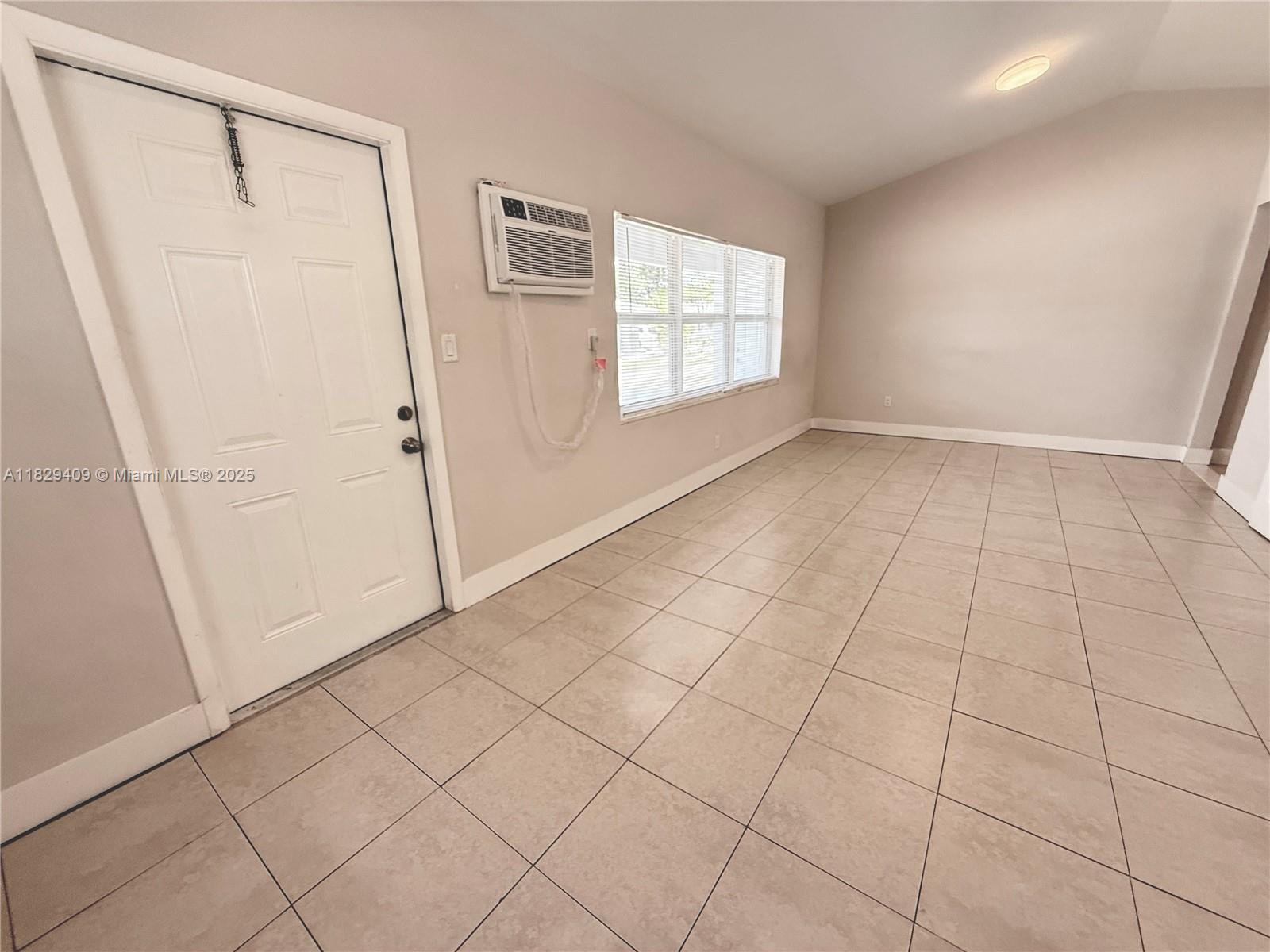209 SW 14th St 3