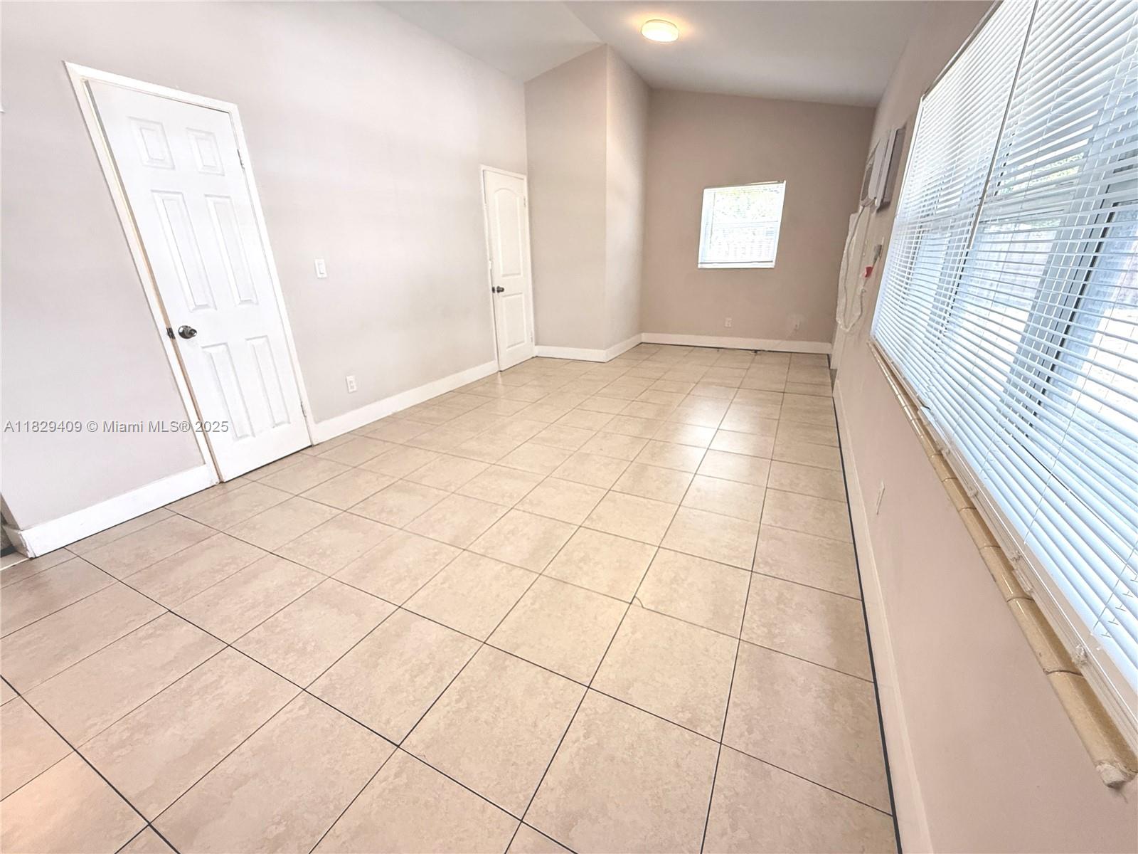 209 SW 14th St 3
