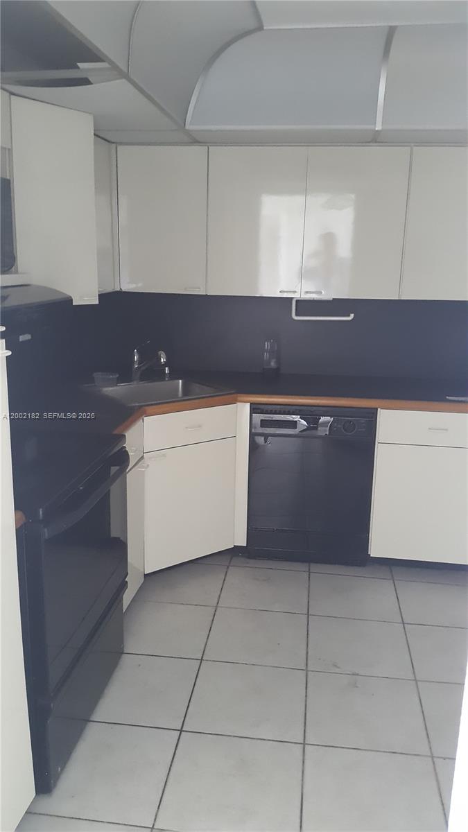 COMMODORE PLAZA CONDO - Residential Lease