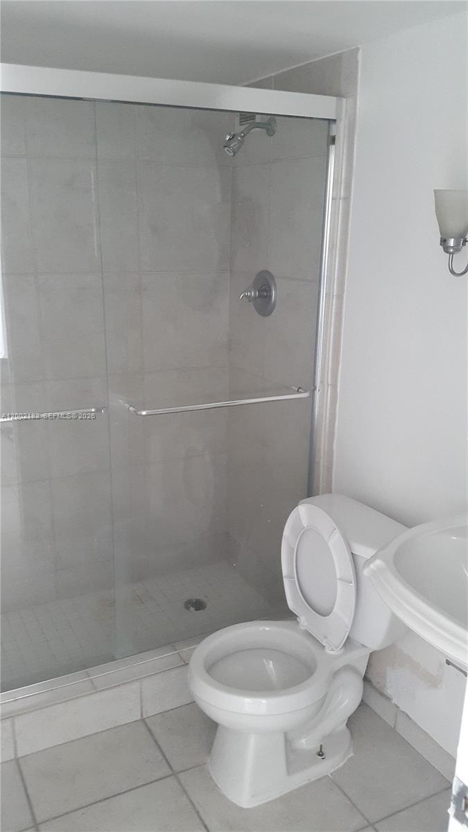 COMMODORE PLAZA CONDO - Residential Lease