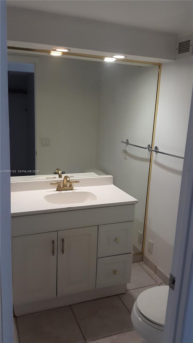 COMMODORE PLAZA CONDO - Residential Lease