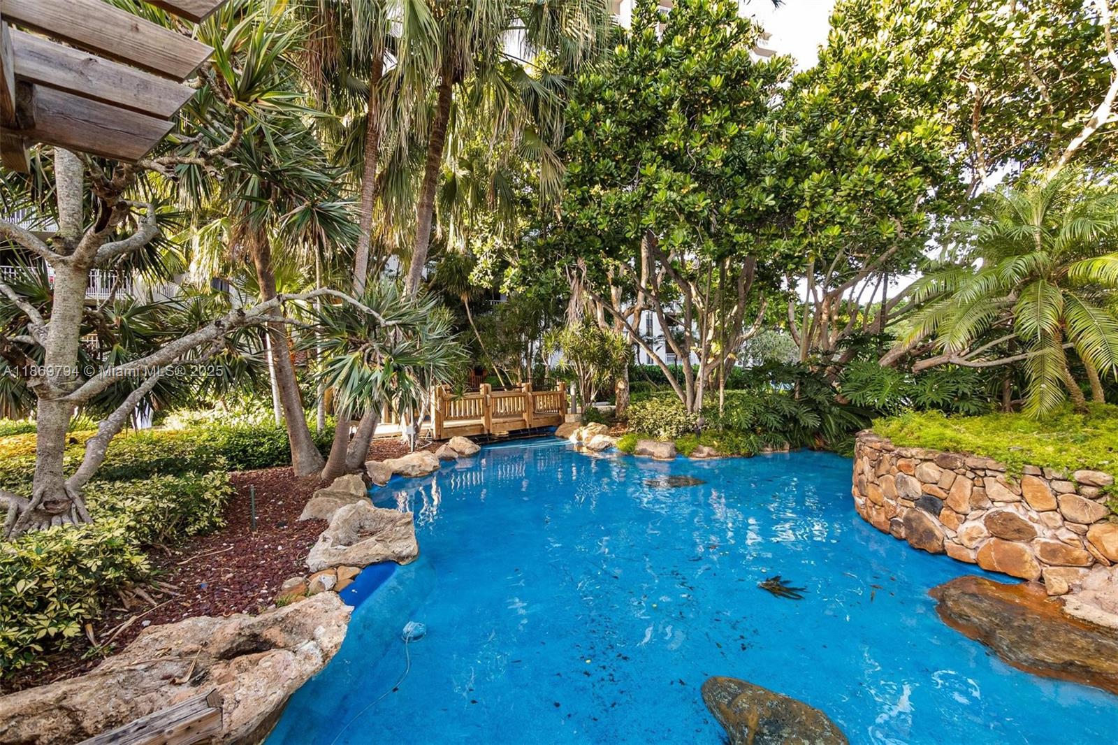 TOWERS OF QUAYSIDE CONDO - Residential