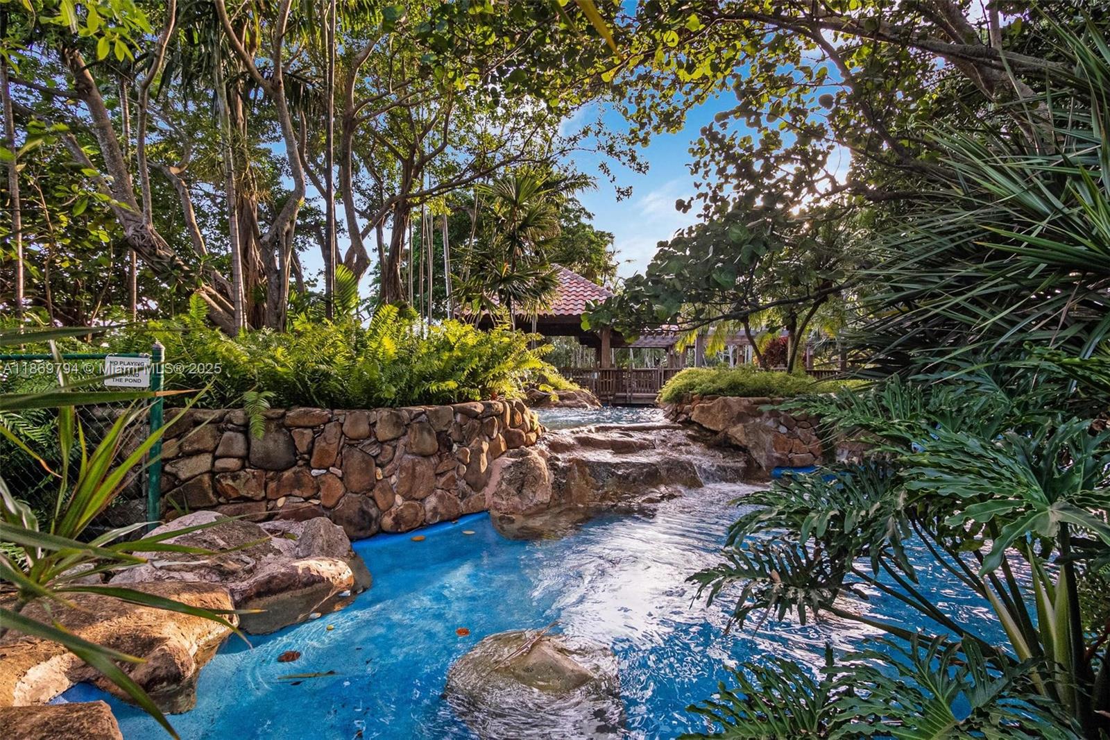 TOWERS OF QUAYSIDE CONDO - Residential