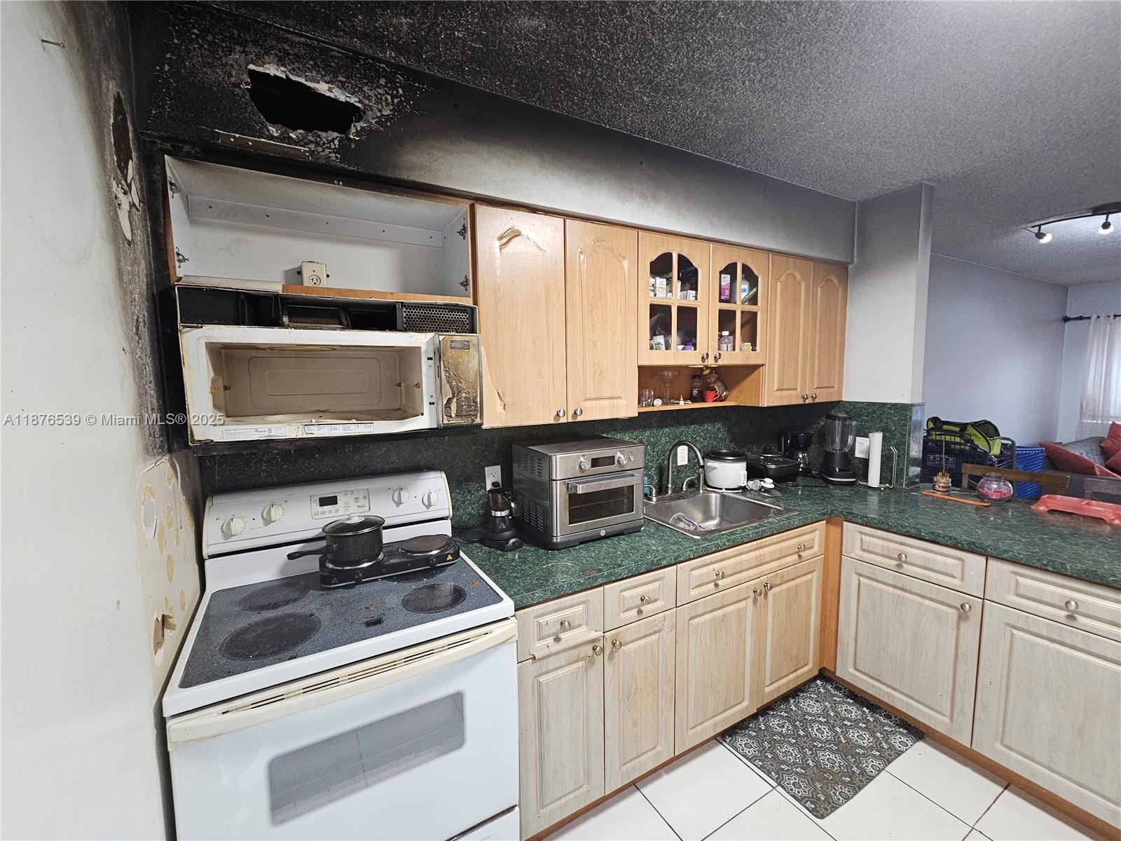 ALAMEDA TOWER 2 CONDO - Residential