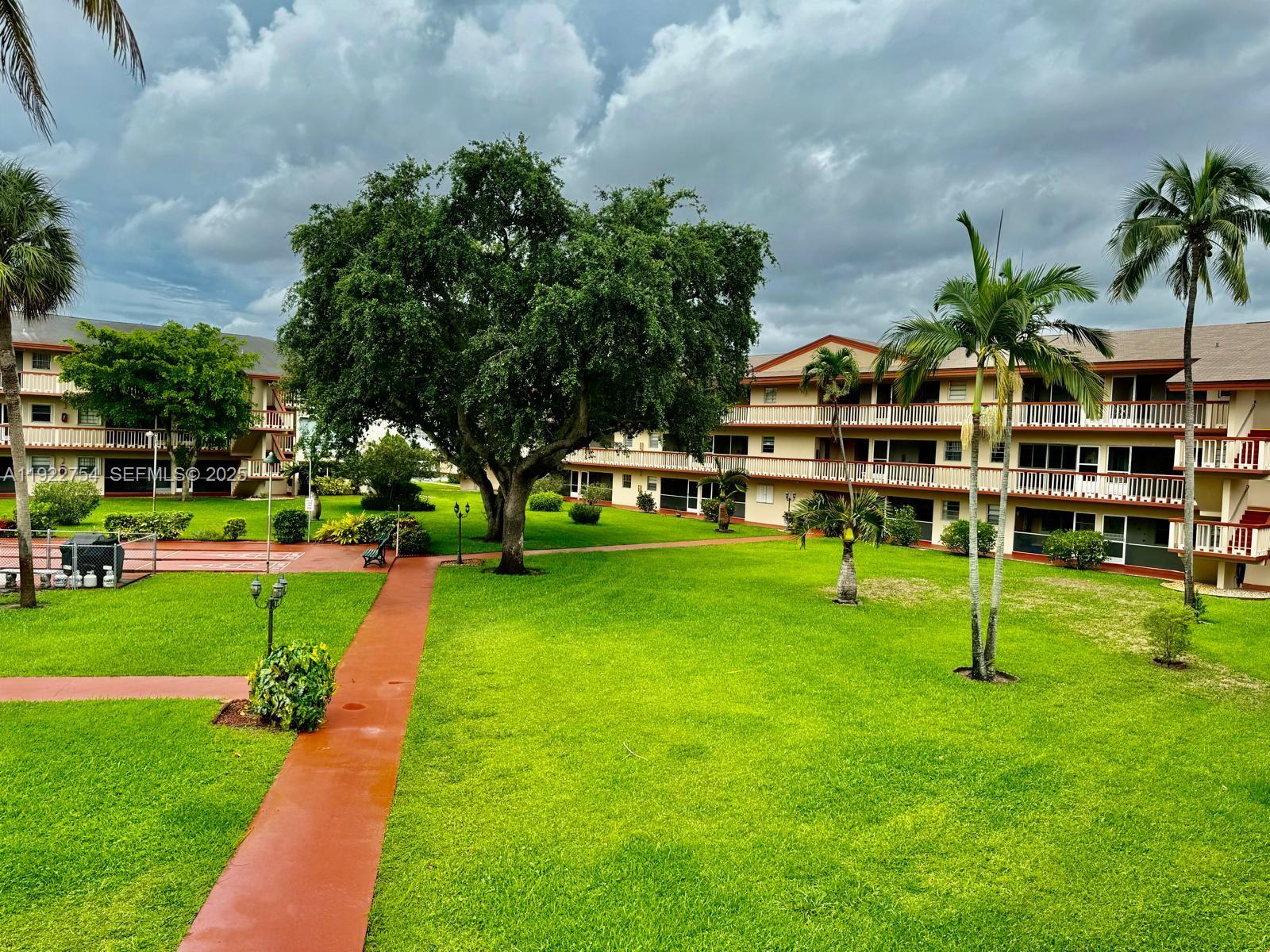 BEVERLY HILLS CONDO NUMBE - Residential