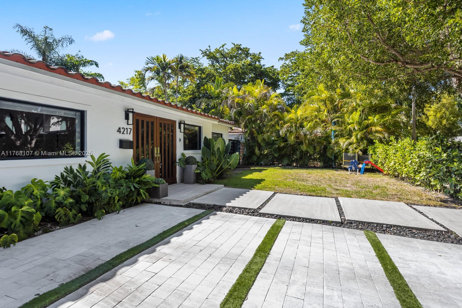 Rental Property at 4217 Anne Ct, Miami, Broward County, Florida - Bedrooms: 4 
Bathrooms: 3  - $9,500 MO.