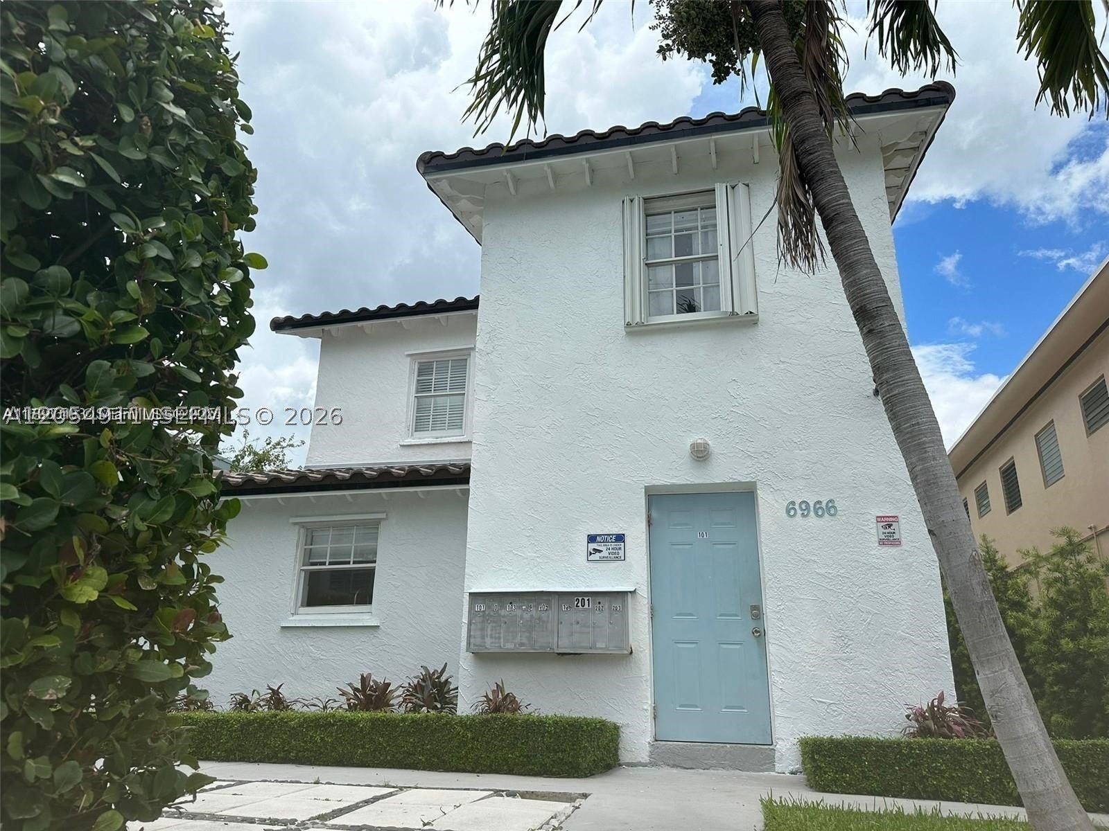 6966 Byron Ave 102