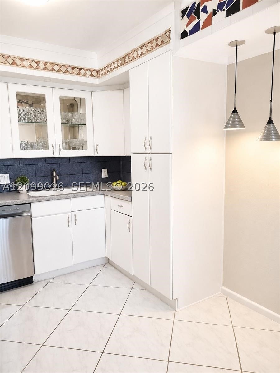 2050 Newcastle C 2050 C, Boca Raton, FL, 33434/$135,900 3 2050 Newcastle C 2050 C