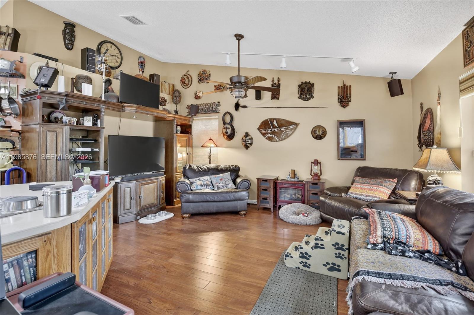 FLAMINGO ESTATES - Residential