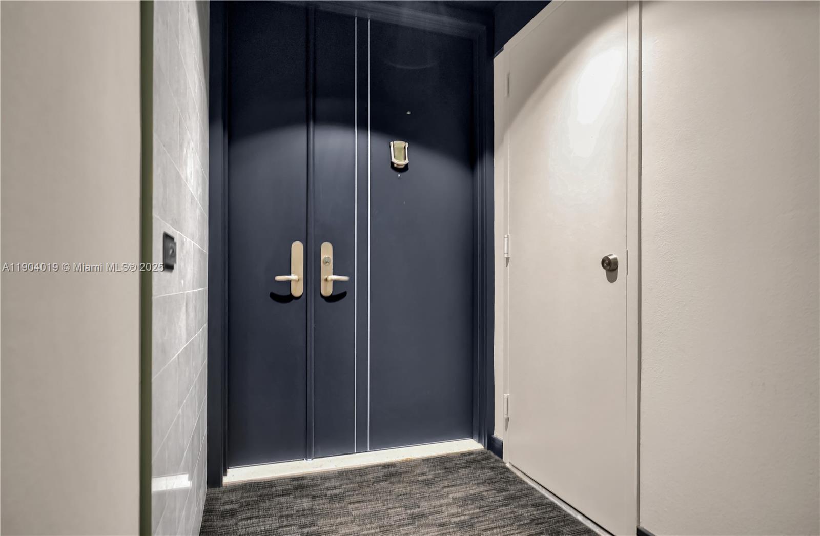 CARBONELL CONDO - Residential