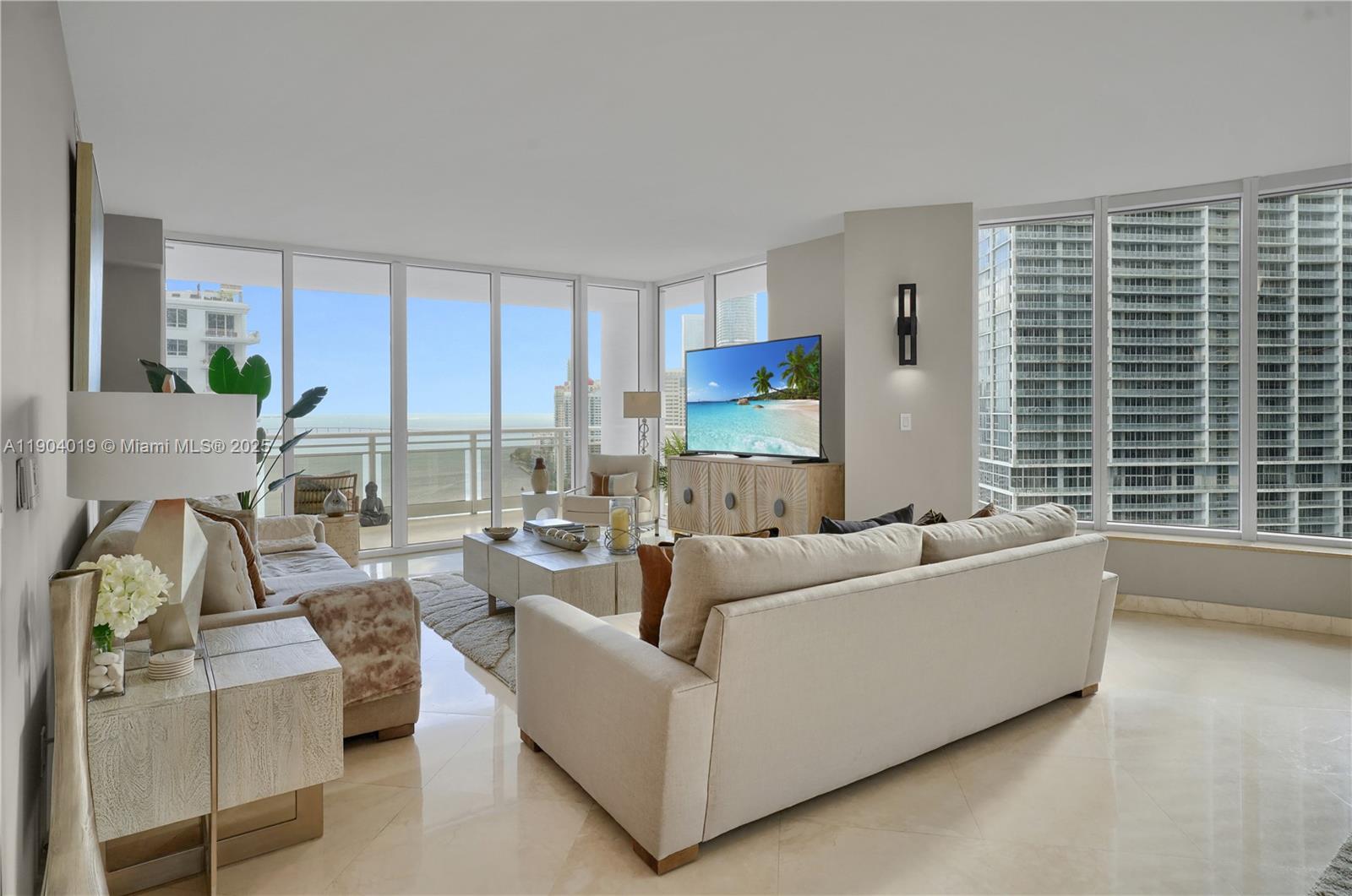 CARBONELL CONDO - Residential