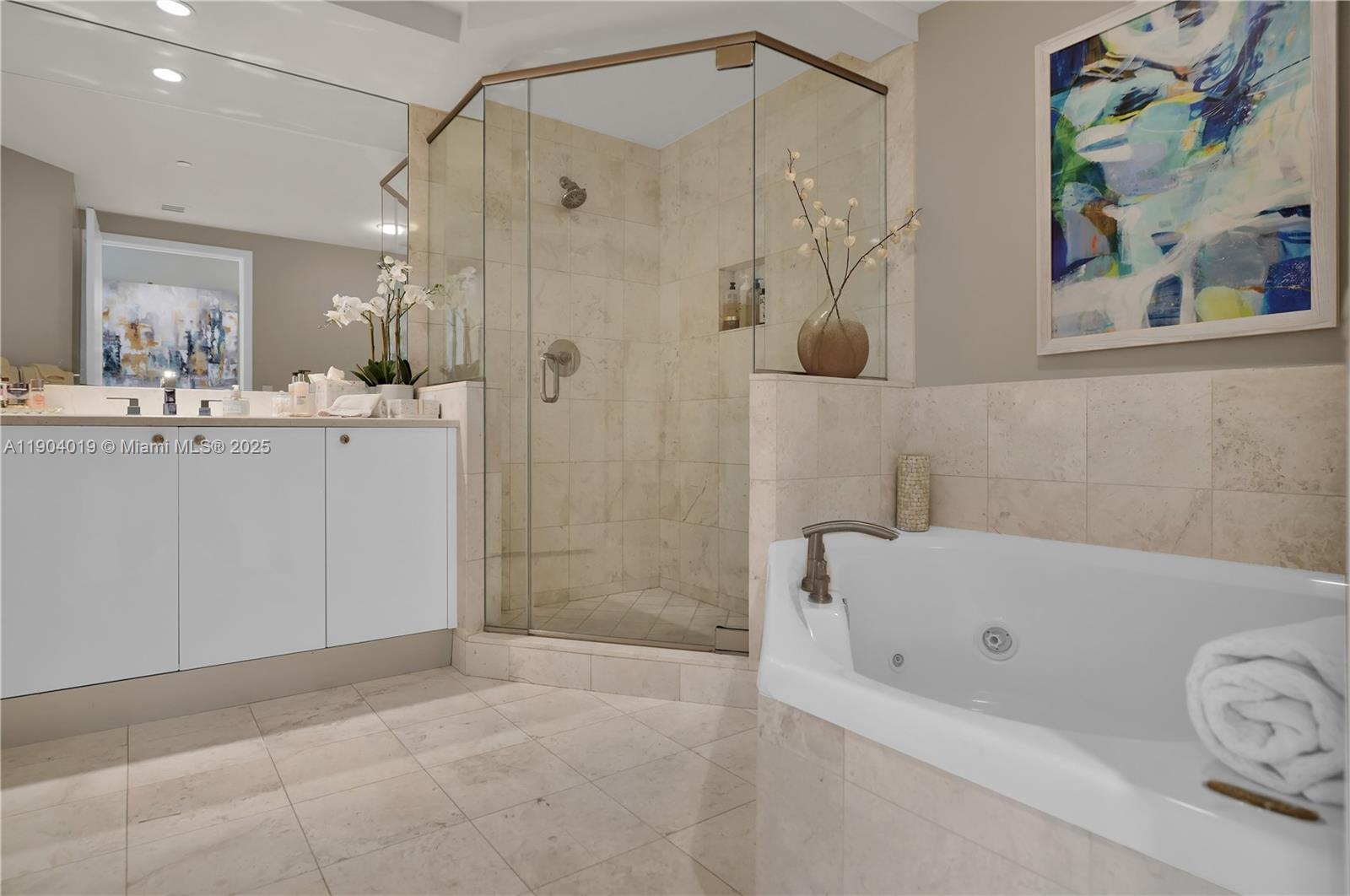 CARBONELL CONDO - Residential