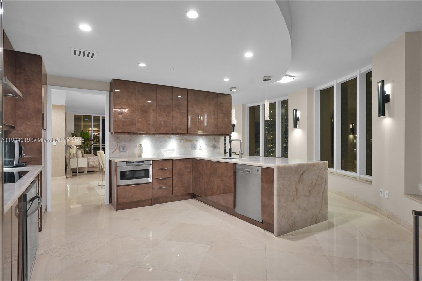 CARBONELL CONDO - Residential