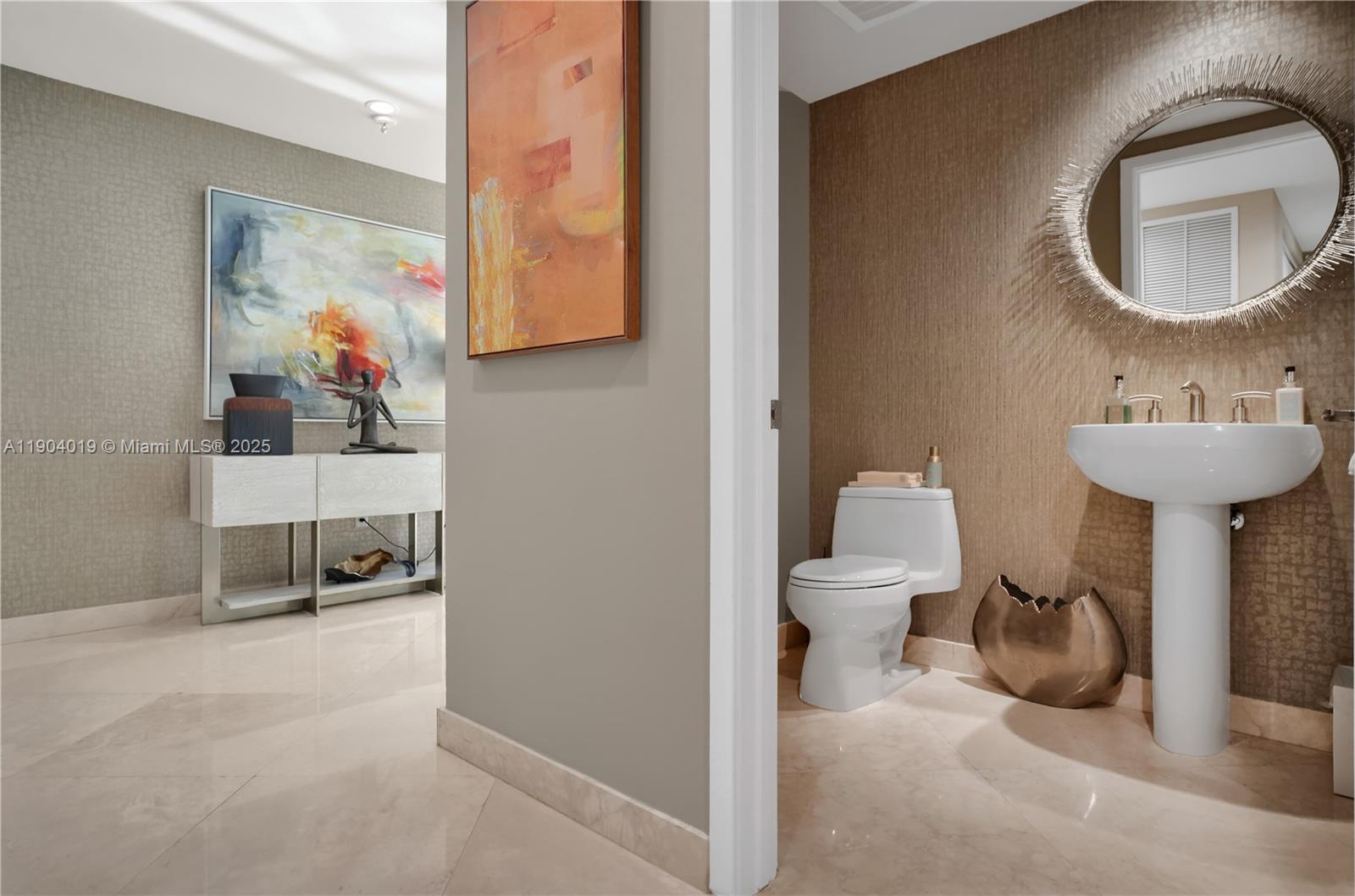 CARBONELL CONDO - Residential