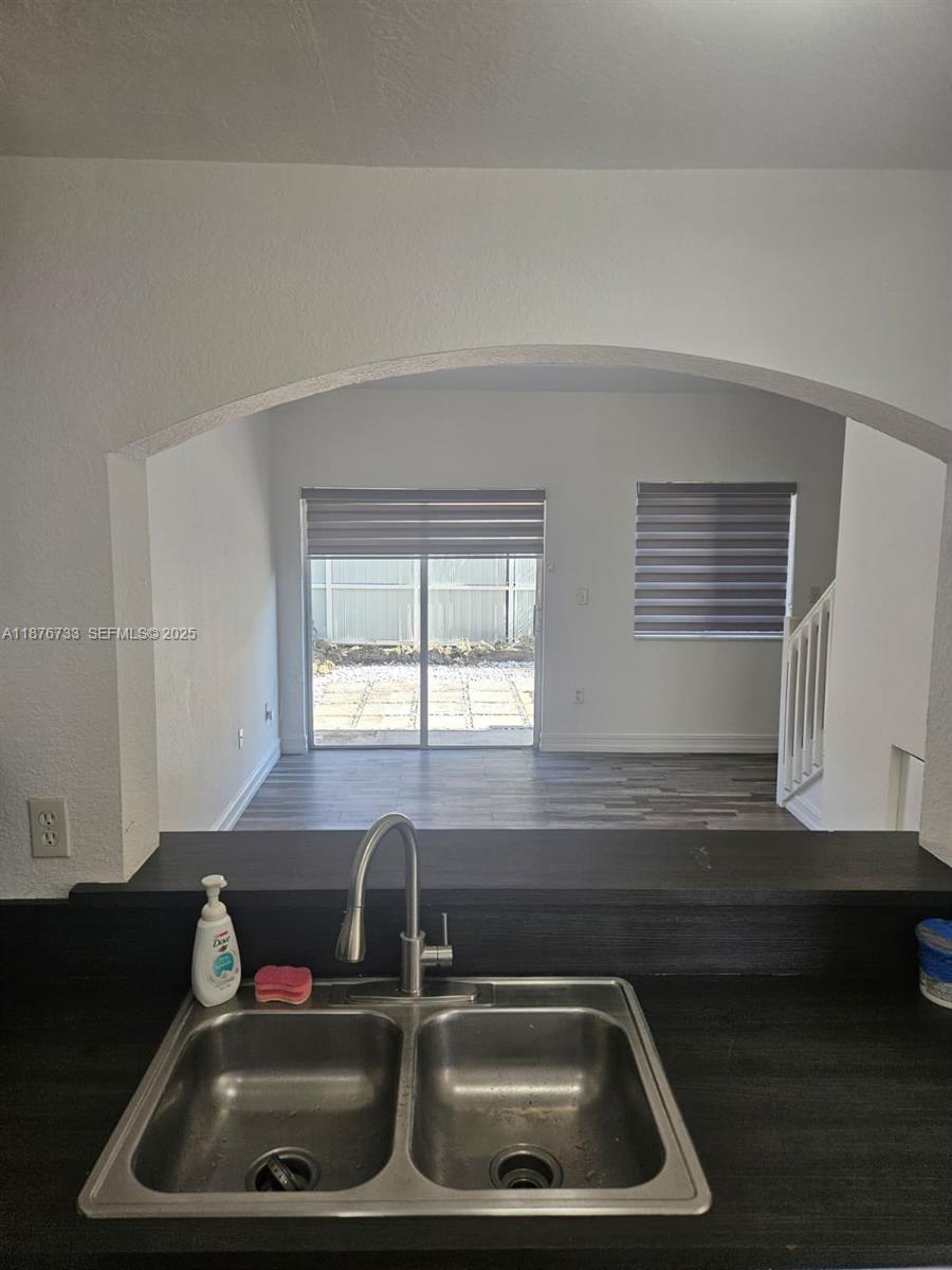 PARK PLACE AT MIDWAY COND - Residential Lease