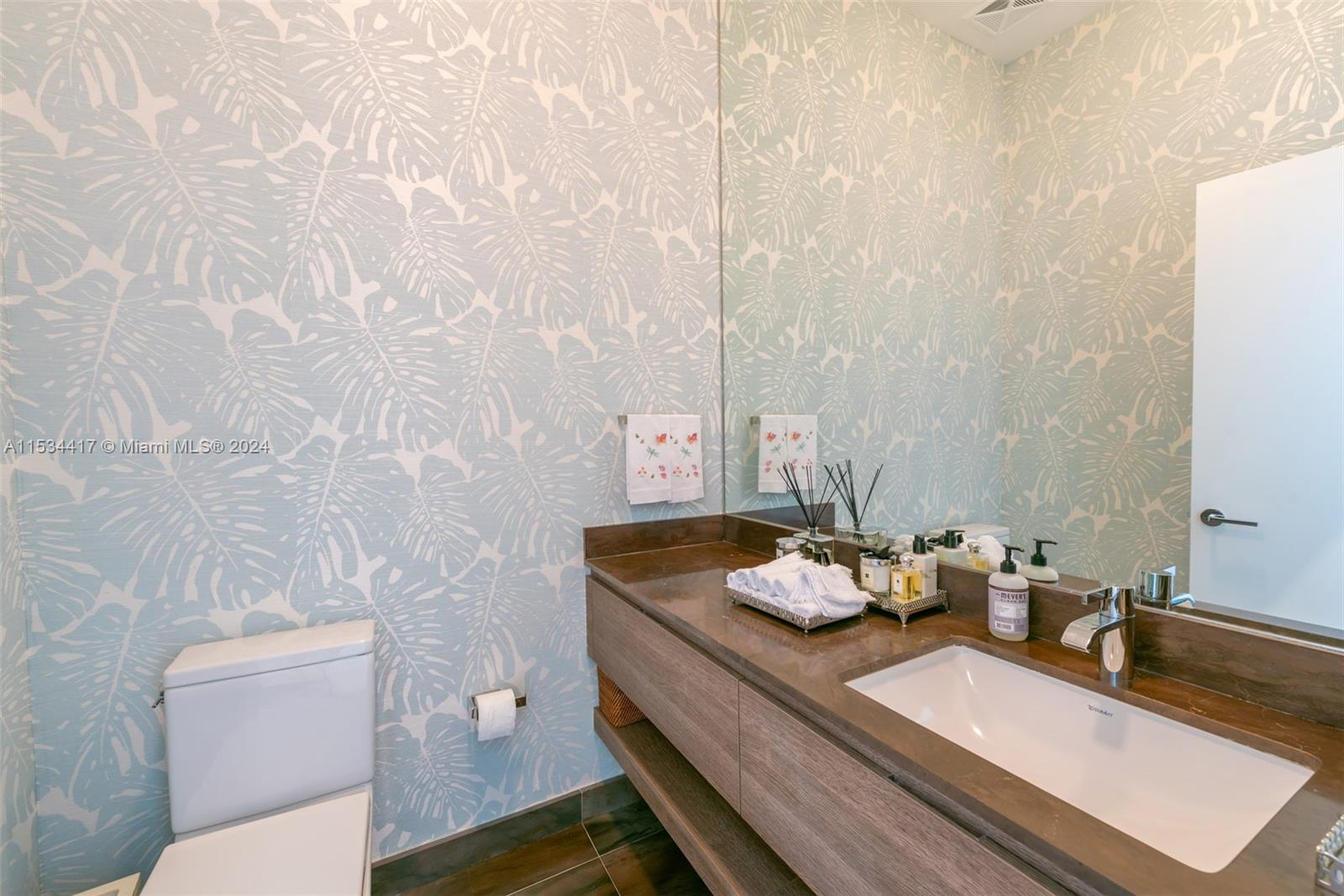 OCEANA KEY BISCAYNE CONDO - Residential