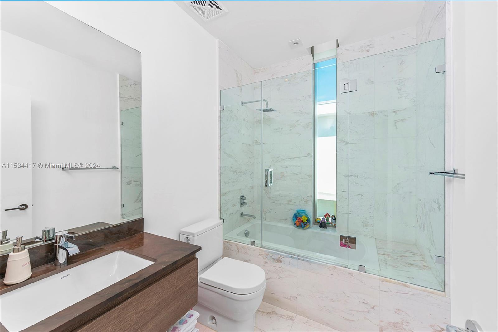 OCEANA KEY BISCAYNE CONDO - Residential