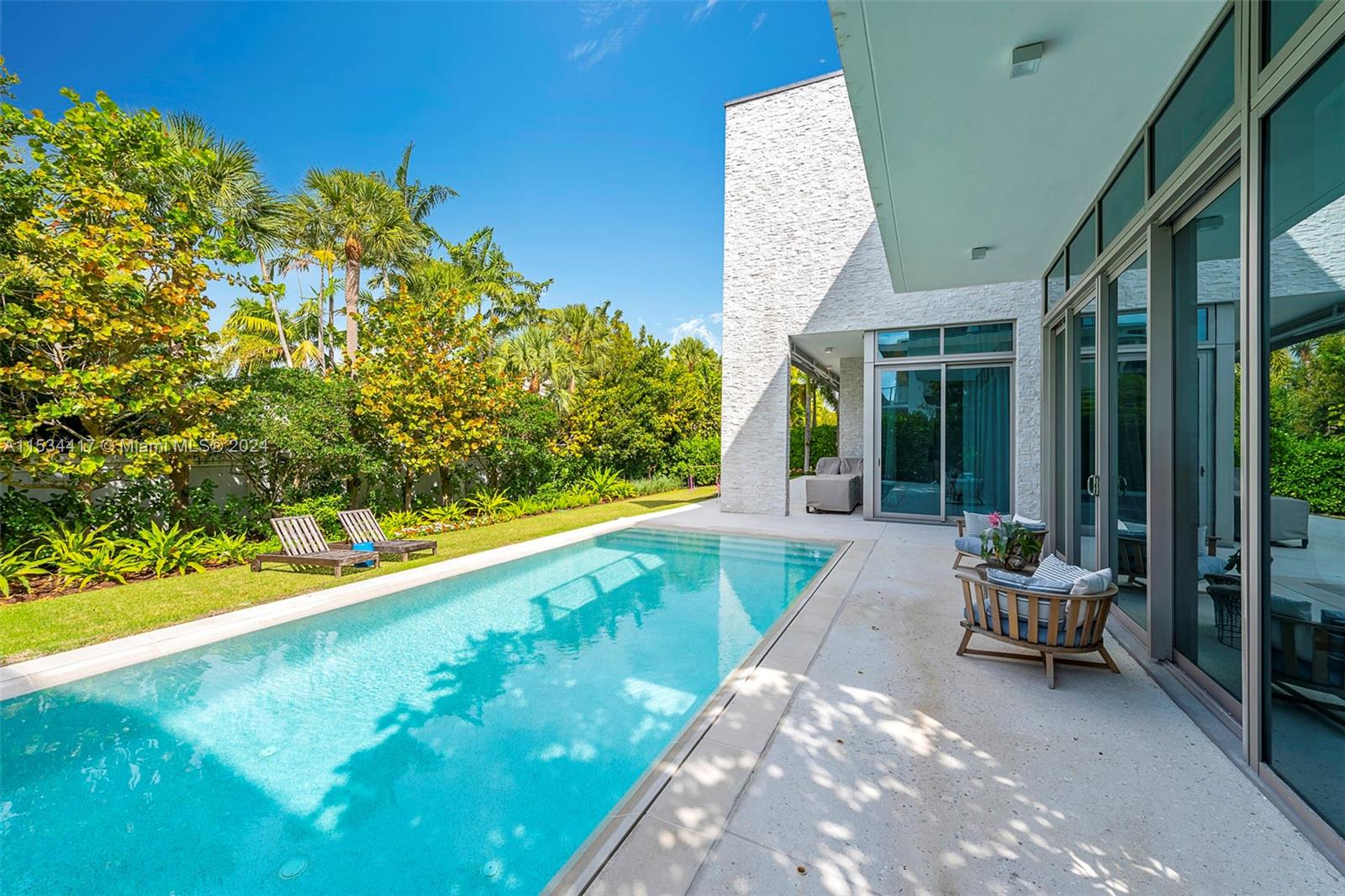 OCEANA KEY BISCAYNE CONDO - Residential