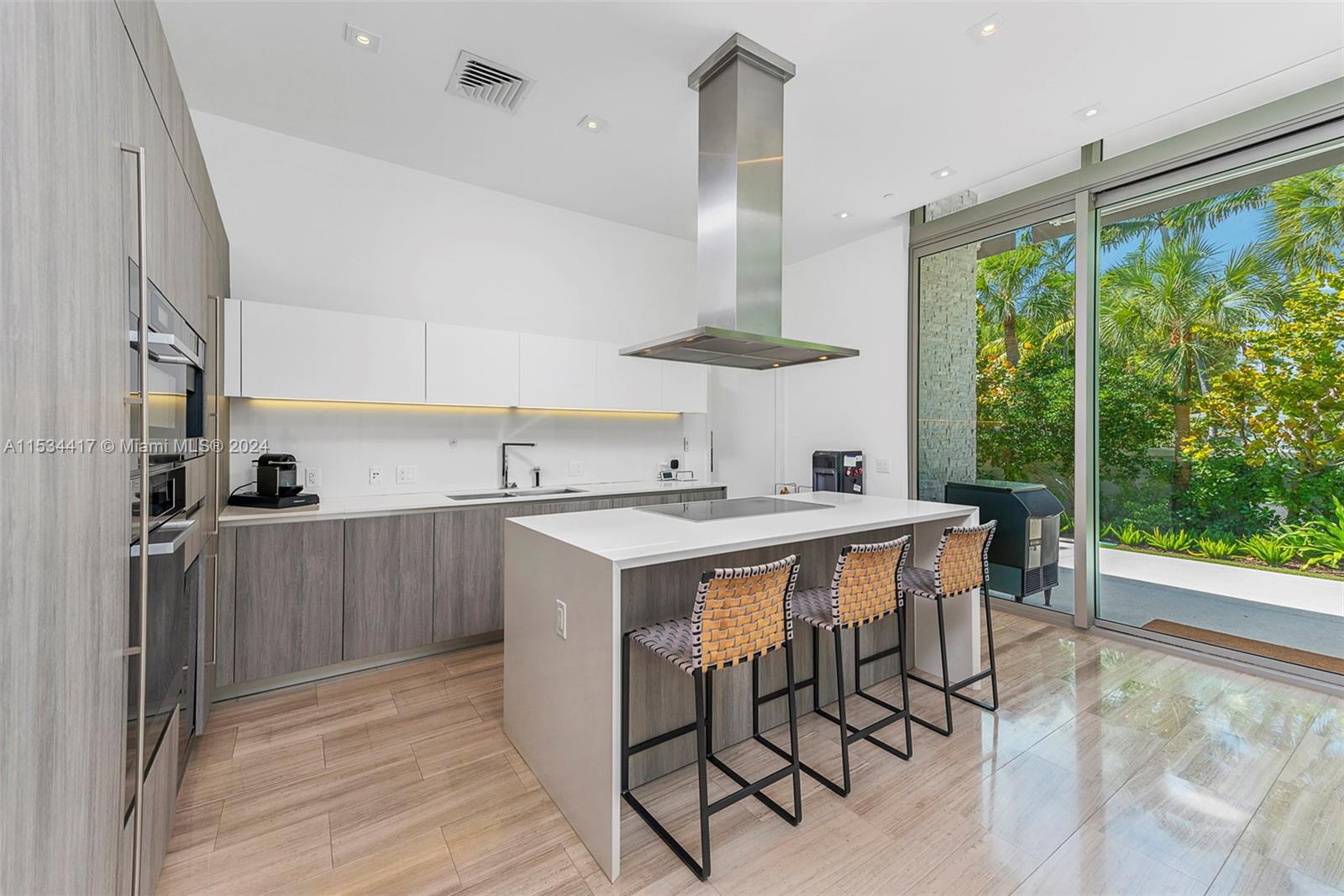 OCEANA KEY BISCAYNE CONDO - Residential