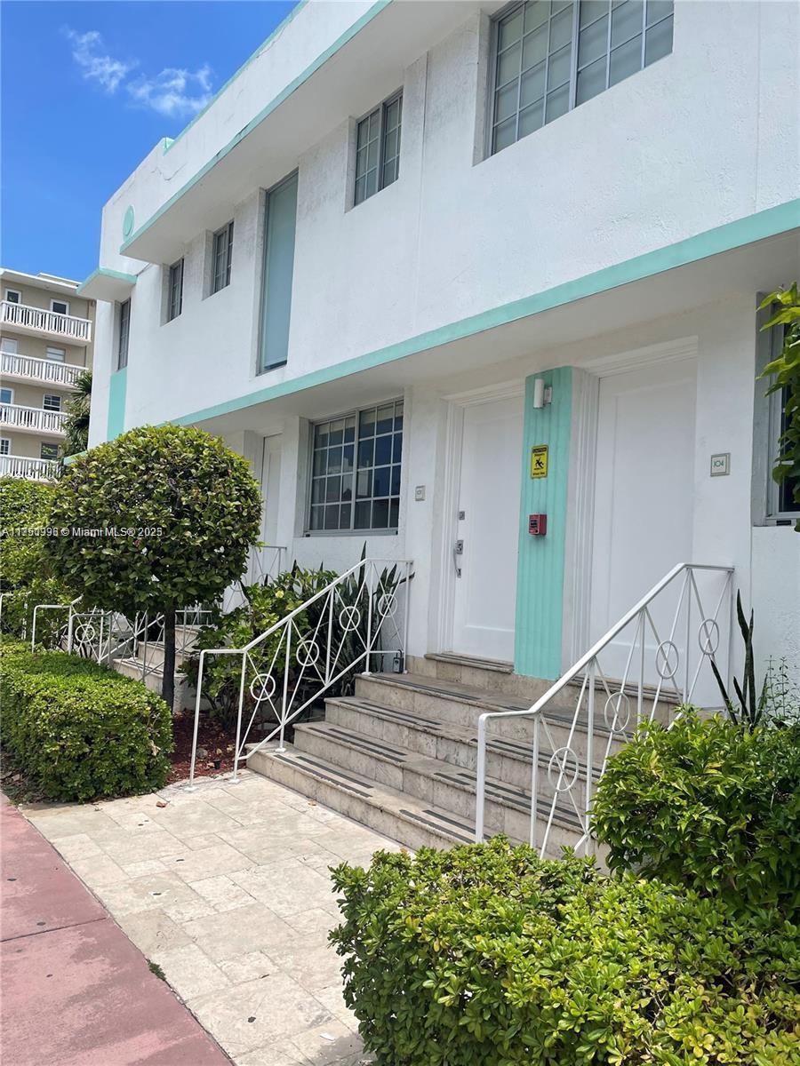 Property for Sale at 700 16th St 102, Miami Beach, Miami-Dade County, Florida - Bedrooms: 2 
Bathrooms: 2  - $370,000