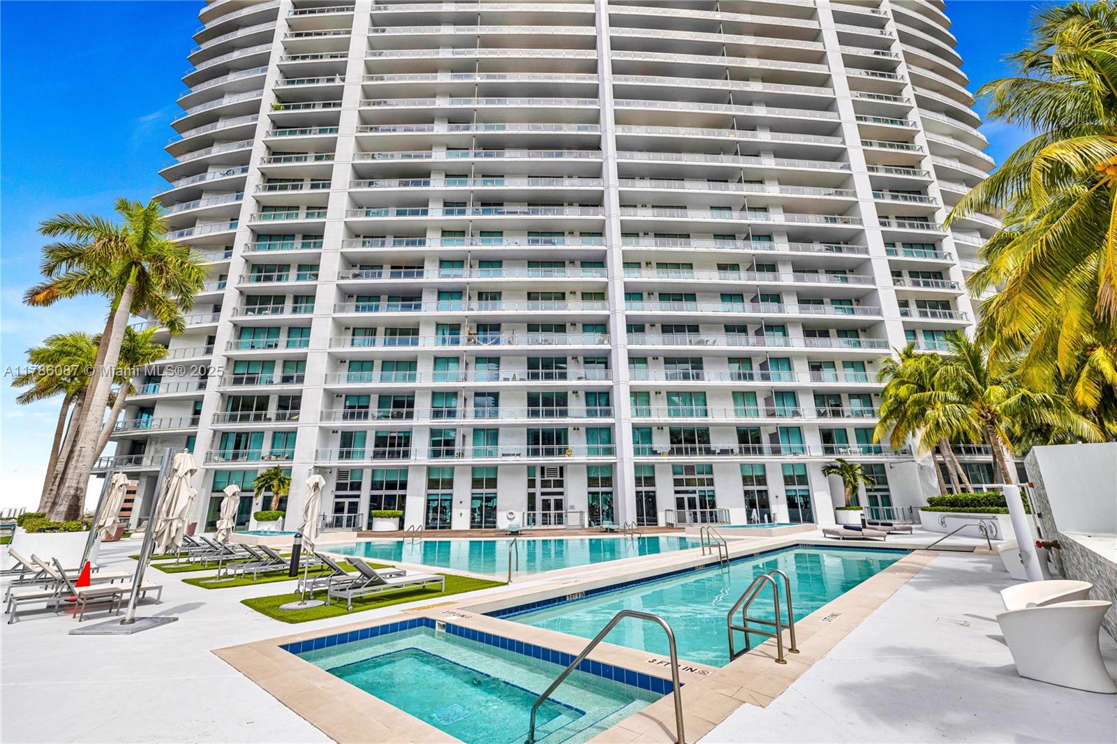 90 Sw 3rd St 2509, Miami, Broward County, Florida - 2 Bedrooms  
2 Bathrooms - 