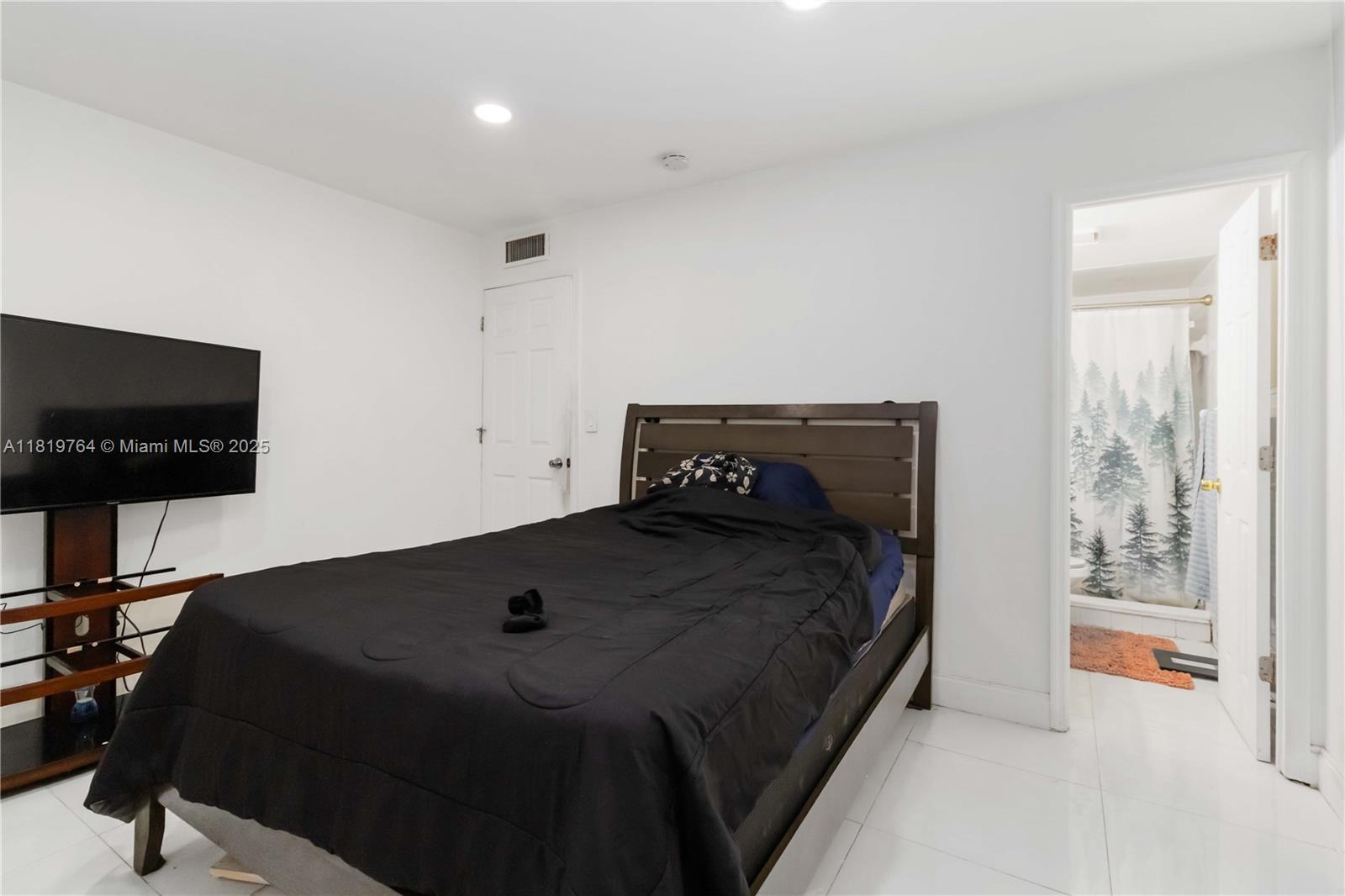 CUTLER CREEK VILLAGE COND - Residential